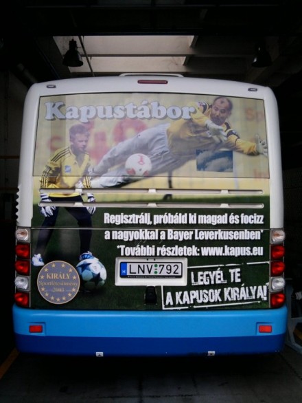 Gabor Kiraly Internationale Torwartschule auf Bus