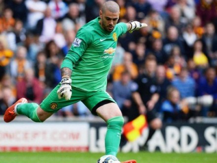 Víctor Valdés távozik a Manchester Unitedtől